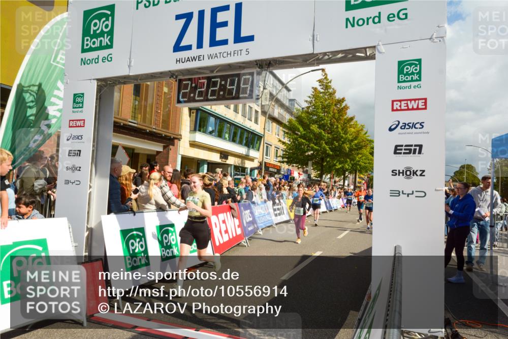 20.09.2026 - PSD Bank Halbmarathon LAZAROV Photography http://msf.ph/oto/10556914 20.09.2026 12:22:49 Ziel 1378, 1391, 1939, 2319, 2392, 2710, 3245, 3358, 3541, 4032 meine-sportfotos.de