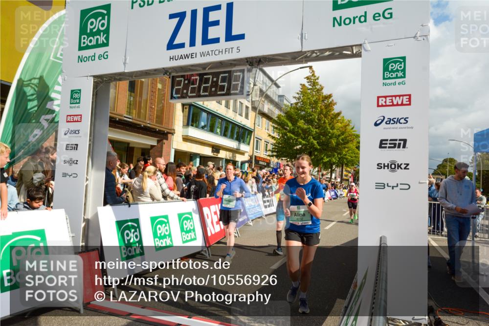 20.09.2026 - PSD Bank Halbmarathon LAZAROV Photography http://msf.ph/oto/10556926 20.09.2026 12:22:52 Ziel 1378, 1391, 1939, 2319, 2710, 3245, 3358, 3541, 4032 meine-sportfotos.de