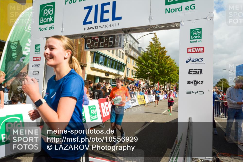 20.09.2026 - PSD Bank Halbmarathon LAZAROV Photography http://msf.ph/oto/10556929 20.09.2026 12:22:53 Ziel 1378, 1391, 1939, 2319, 2710, 3245, 3358, 3541, 4032 meine-sportfotos.de