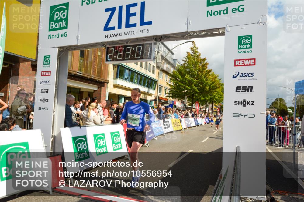 20.09.2026 - PSD Bank Halbmarathon LAZAROV Photography http://msf.ph/oto/10556954 20.09.2026 12:23:01 Ziel 1295, 1378, 1391, 2319, 2337, 4202 meine-sportfotos.de