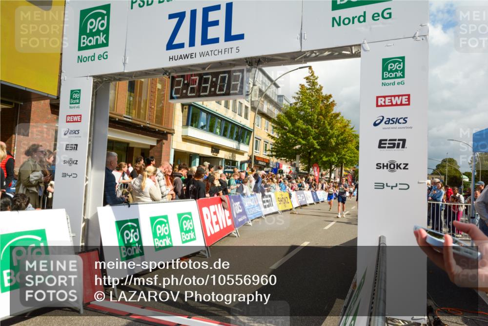 20.09.2026 - PSD Bank Halbmarathon LAZAROV Photography http://msf.ph/oto/10556960 20.09.2026 12:23:02 Ziel 1295, 1378, 1391, 2319, 2337, 4202, 4284 meine-sportfotos.de