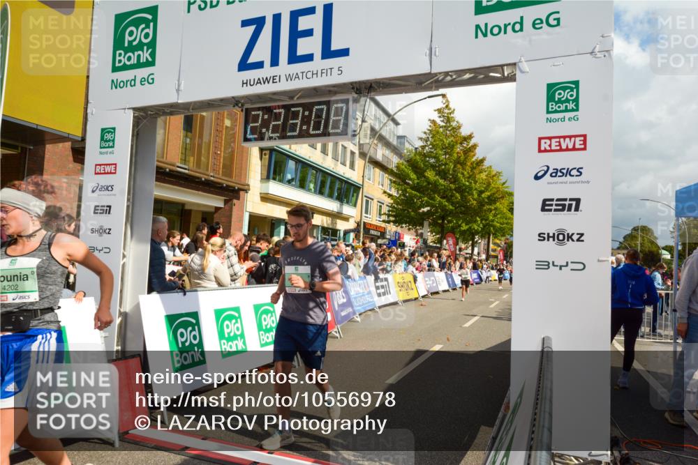 20.09.2026 - PSD Bank Halbmarathon LAZAROV Photography http://msf.ph/oto/10556978 20.09.2026 12:23:08 Ziel 1295, 2337, 2746, 2916, 4202, 4271, 4284 meine-sportfotos.de