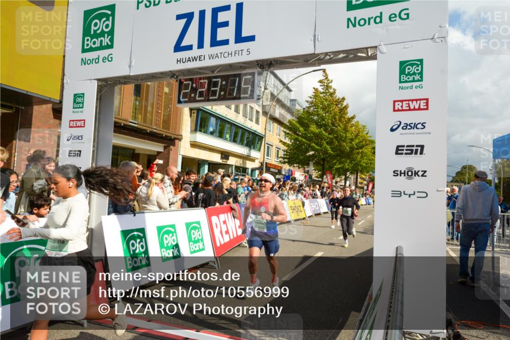 20.09.2026 - PSD Bank Halbmarathon LAZAROV Photography http://msf.ph/oto/10556999 20.09.2026 12:23:14 Ziel 1295, 2193, 2746, 2916, 4202, 4271, 4284 meine-sportfotos.de