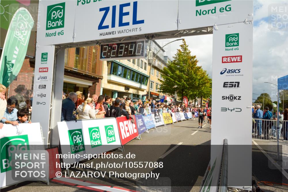 20.09.2026 - PSD Bank Halbmarathon LAZAROV Photography http://msf.ph/oto/10557088 20.09.2026 12:23:39 Ziel 1513, 1884, 1917, 1918, 2384, 2414, 2483, 2624, 3595, 3650, 3978, 4517 meine-sportfotos.de