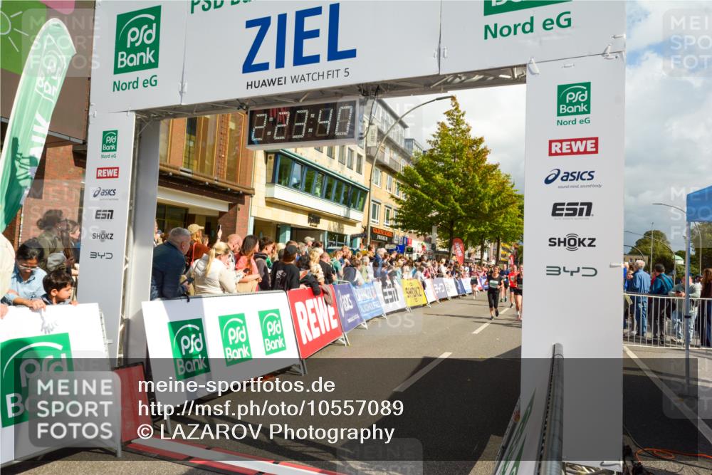 20.09.2026 - PSD Bank Halbmarathon LAZAROV Photography http://msf.ph/oto/10557089 20.09.2026 12:23:39 Ziel 1513, 1884, 1917, 1918, 2384, 2414, 2483, 2624, 3595, 3650, 3978, 4517 meine-sportfotos.de