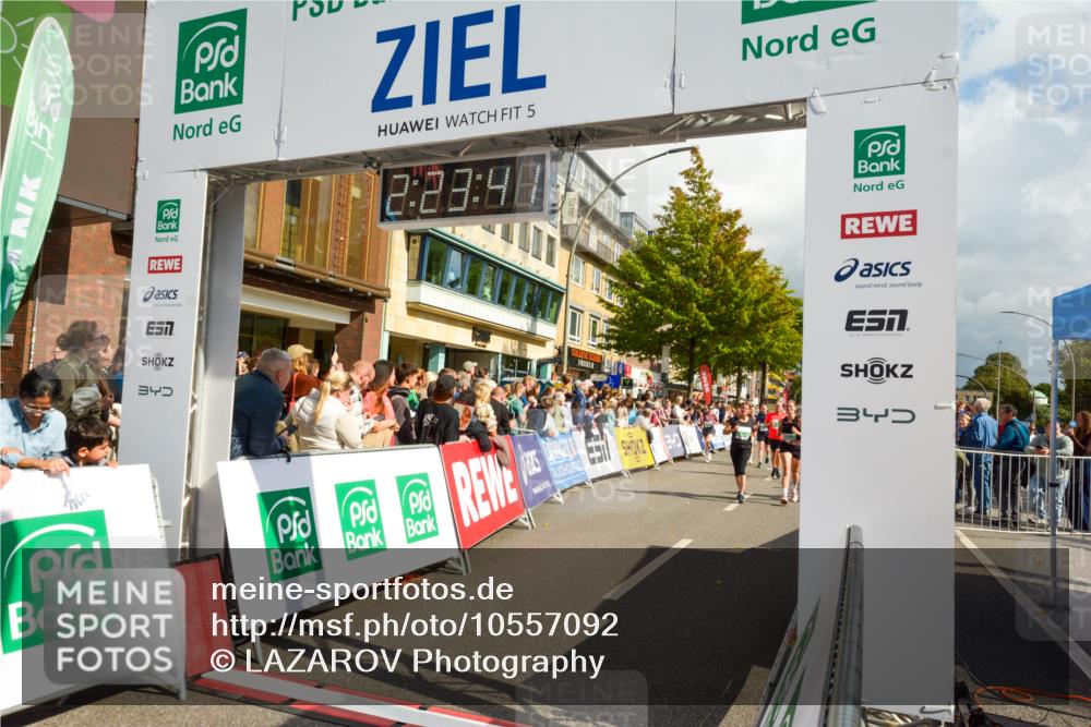 20.09.2026 - PSD Bank Halbmarathon LAZAROV Photography http://msf.ph/oto/10557092 20.09.2026 12:23:40 Ziel 1513, 1884, 1917, 1918, 2384, 2414, 2483, 2624, 3595, 3650, 3978, 4517 meine-sportfotos.de