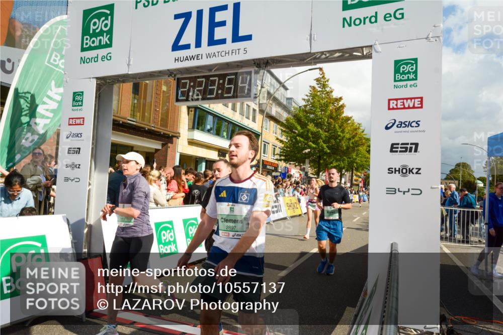20.09.2026 - PSD Bank Halbmarathon LAZAROV Photography http://msf.ph/oto/10557137 20.09.2026 12:23:53 Ziel 1136, 1513, 1811, 1913, 1987, 2150, 2257, 2414, 2889, 2897, 3534, 3830 meine-sportfotos.de