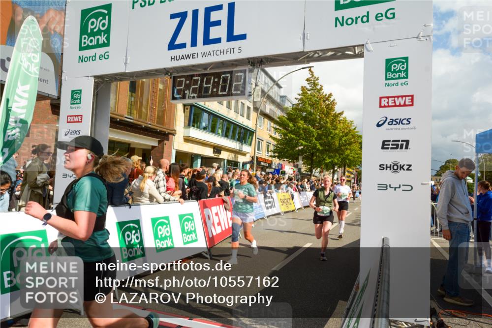 20.09.2026 - PSD Bank Halbmarathon LAZAROV Photography http://msf.ph/oto/10557162 20.09.2026 12:24:02 Ziel 1136, 1578, 1811, 1913, 2889, 3534, 3830 meine-sportfotos.de
