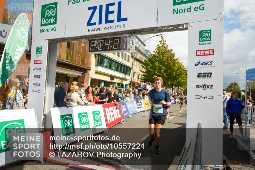 20.09.2026 - PSD Bank Halbmarathon LAZAROV Photography http://msf.ph/oto/10557224 20.09.2026 12:24:21 Ziel 1423, 1573, 1608, 1734, 1794, 2107, 2112, 2664, 2679, 2960, 3517, 4727 meine-sportfotos.de