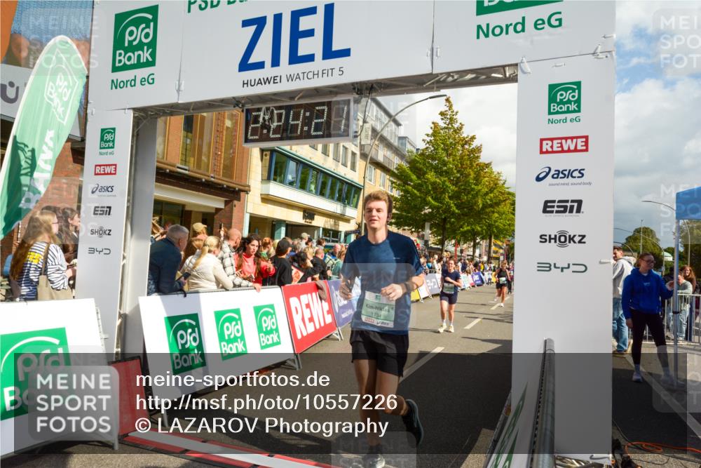 20.09.2026 - PSD Bank Halbmarathon LAZAROV Photography http://msf.ph/oto/10557226 20.09.2026 12:24:21 Ziel 1423, 1573, 1608, 1734, 1794, 2107, 2112, 2664, 2679, 2960, 3517, 4727 meine-sportfotos.de