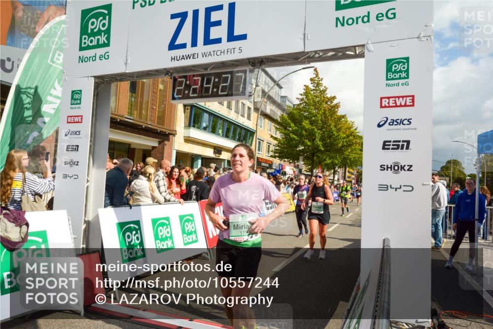 20.09.2026 - PSD Bank Halbmarathon LAZAROV Photography http://msf.ph/oto/10557244 20.09.2026 12:24:26 Ziel 1573, 1734, 1794, 1832, 2107, 2960, 3517, 4713 meine-sportfotos.de