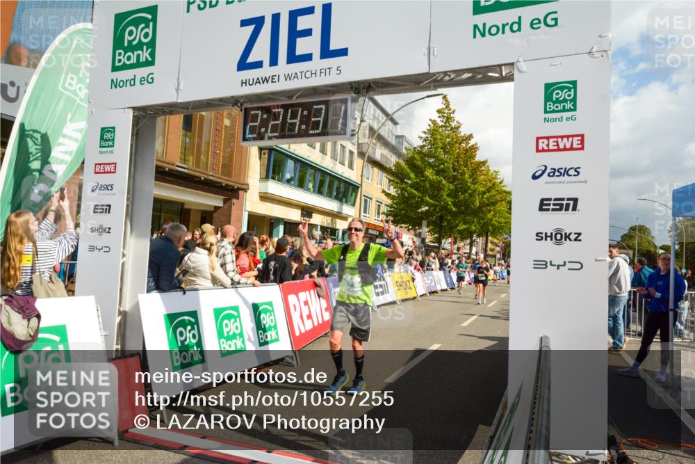20.09.2026 - PSD Bank Halbmarathon LAZAROV Photography http://msf.ph/oto/10557255 20.09.2026 12:24:30 Ziel 1573, 1794, 1832, 1857, 2107, 2442, 2960, 3517, 4034, 4713 meine-sportfotos.de