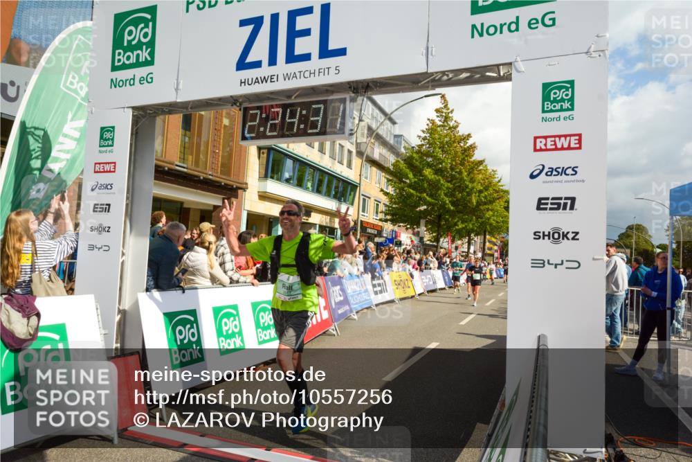 20.09.2026 - PSD Bank Halbmarathon LAZAROV Photography http://msf.ph/oto/10557256 20.09.2026 12:24:31 Ziel 1573, 1794, 1832, 1857, 2107, 2289, 2442, 3517, 4034, 4713 meine-sportfotos.de
