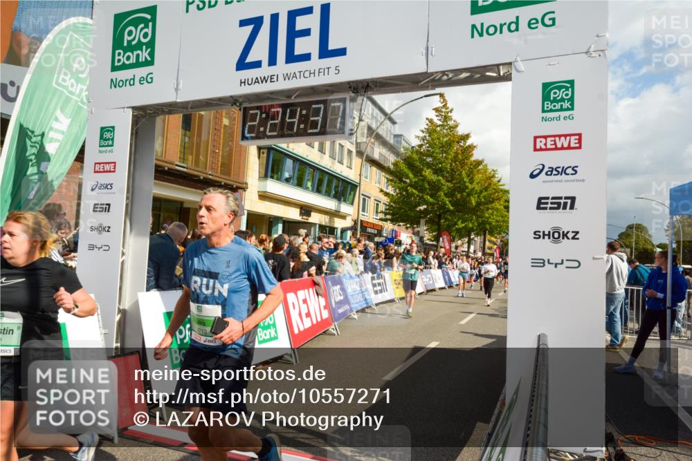 20.09.2026 - PSD Bank Halbmarathon LAZAROV Photography http://msf.ph/oto/10557271 20.09.2026 12:24:36 Ziel 1161, 1644, 1688, 1768, 1832, 1857, 2083, 2167, 2289, 2442, 3419, 3453, 3517, 3533, 4034, 4332, 4713 meine-sportfotos.de
