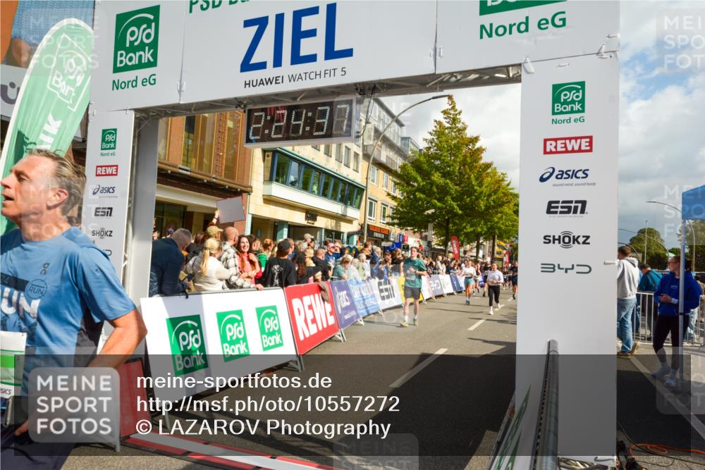 20.09.2026 - PSD Bank Halbmarathon LAZAROV Photography http://msf.ph/oto/10557272 20.09.2026 12:24:36 Ziel 1161, 1644, 1688, 1768, 1832, 1857, 2083, 2167, 2289, 2442, 3419, 3453, 3517, 3533, 4034, 4332, 4713 meine-sportfotos.de