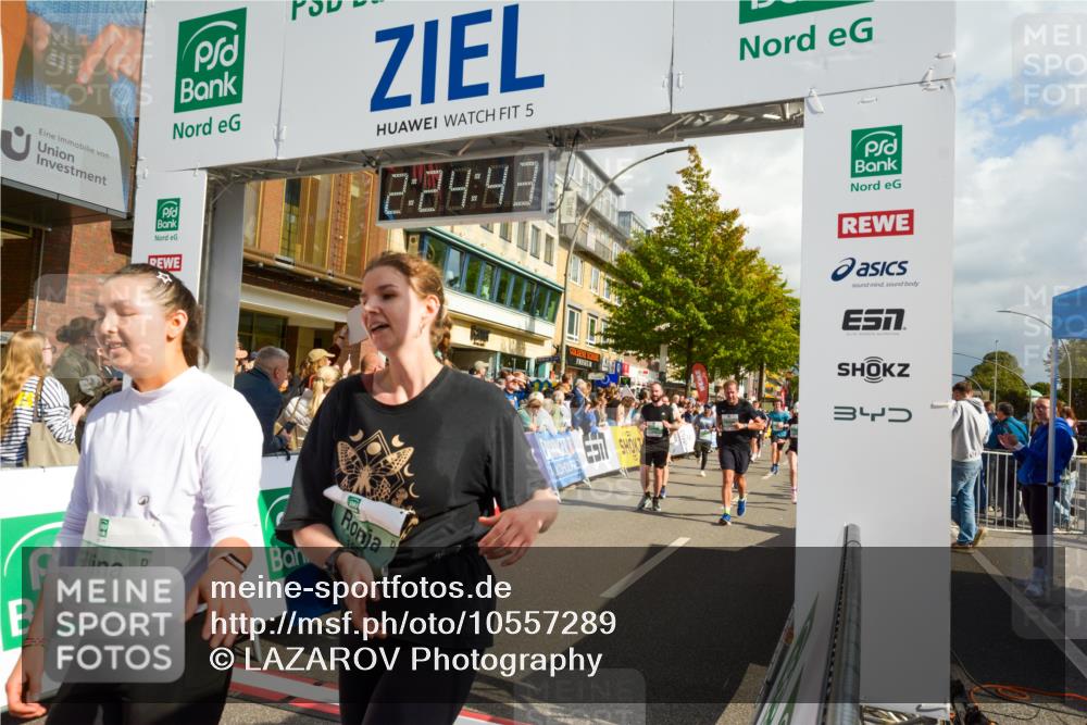 20.09.2026 - PSD Bank Halbmarathon LAZAROV Photography http://msf.ph/oto/10557289 20.09.2026 12:24:42 Ziel 1009, 1033, 1043, 1161, 1242, 1439, 1503, 1644, 1688, 1768, 1832, 1857, 1932, 2083, 2167, 2207, 2289, 2442, 3419, 3453, 3533, 4034, 4077, 4332, 4713 meine-sportfotos.de