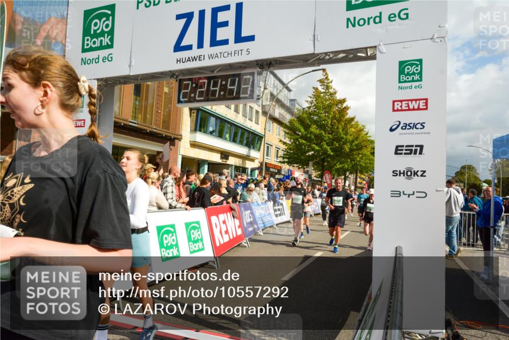 20.09.2026 - PSD Bank Halbmarathon LAZAROV Photography http://msf.ph/oto/10557292 20.09.2026 12:24:43 Ziel 1009, 1033, 1043, 1161, 1242, 1439, 1503, 1644, 1688, 1768, 1857, 1932, 2083, 2167, 2207, 2289, 2442, 2452, 3419, 3453, 3533, 3756, 4034, 4077, 4332 meine-sportfotos.de