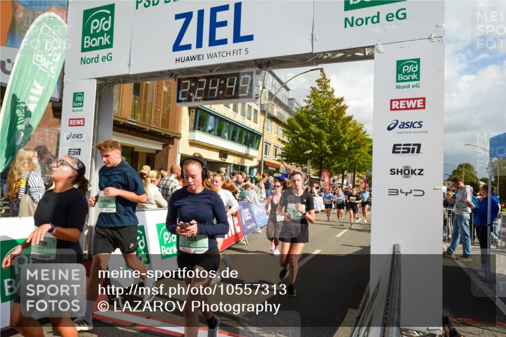 20.09.2026 - PSD Bank Halbmarathon LAZAROV Photography http://msf.ph/oto/10557313 20.09.2026 12:24:48 Ziel 1009, 1033, 1043, 1161, 1242, 1439, 1503, 1633, 1644, 1654, 1688, 1768, 1857, 1932, 2083, 2135, 2167, 2207, 2289, 2328, 2452, 2596, 2658, 2798, 3419, 3453, 3510, 3533, 3756, 4077, 4190, 4332 meine-sportfotos.de