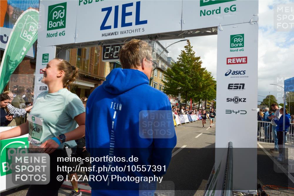20.09.2026 - PSD Bank Halbmarathon LAZAROV Photography http://msf.ph/oto/10557391 20.09.2026 12:25:19 Ziel 2045, 3061, 3556, 3924, 4725 meine-sportfotos.de