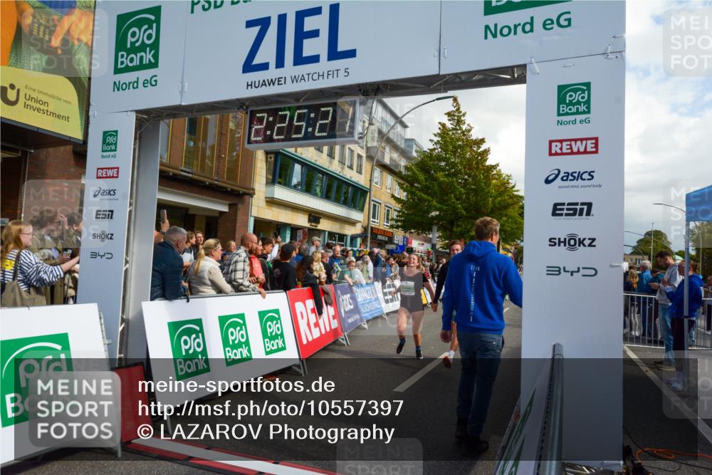20.09.2026 - PSD Bank Halbmarathon LAZAROV Photography http://msf.ph/oto/10557397 20.09.2026 12:25:21 Ziel 2045, 3061, 3556, 3924, 4725 meine-sportfotos.de