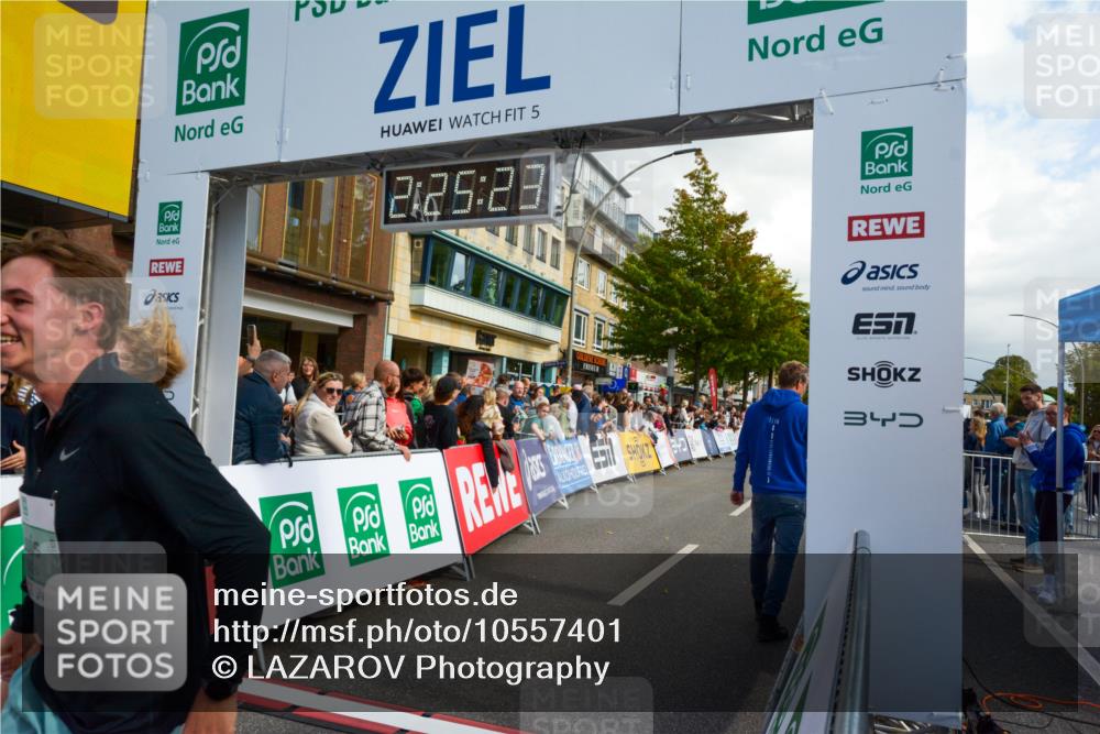 20.09.2026 - PSD Bank Halbmarathon LAZAROV Photography http://msf.ph/oto/10557401 20.09.2026 12:25:22 Ziel 2045, 3061, 3556, 3924, 4725 meine-sportfotos.de