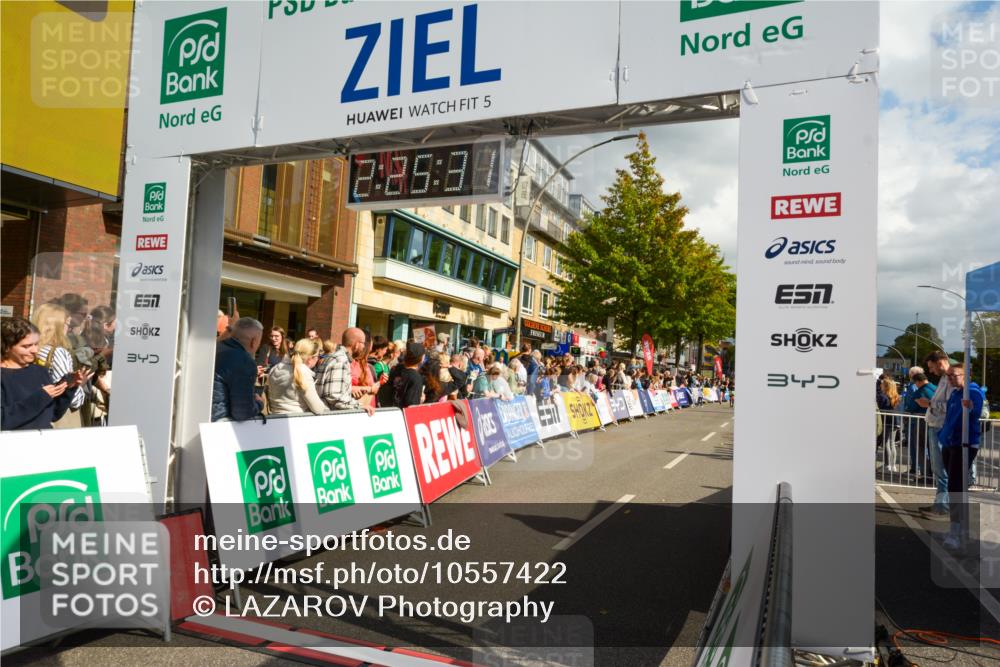20.09.2026 - PSD Bank Halbmarathon LAZAROV Photography http://msf.ph/oto/10557422 20.09.2026 12:25:30 Ziel 1652, 2507, 3242, 3873, 4725 meine-sportfotos.de