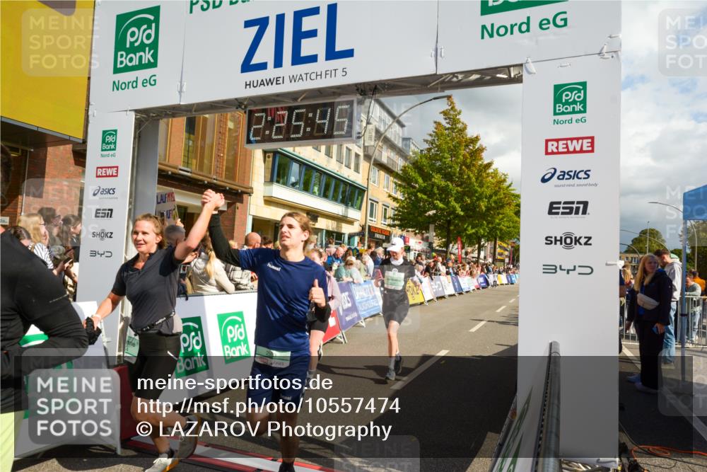 20.09.2026 - PSD Bank Halbmarathon LAZAROV Photography http://msf.ph/oto/10557474 20.09.2026 12:25:44 Ziel 1652, 1798, 2216, 2287, 2507, 2953, 2954, 3242, 3666, 3873, 4390, 4391, 4392, 4749 meine-sportfotos.de