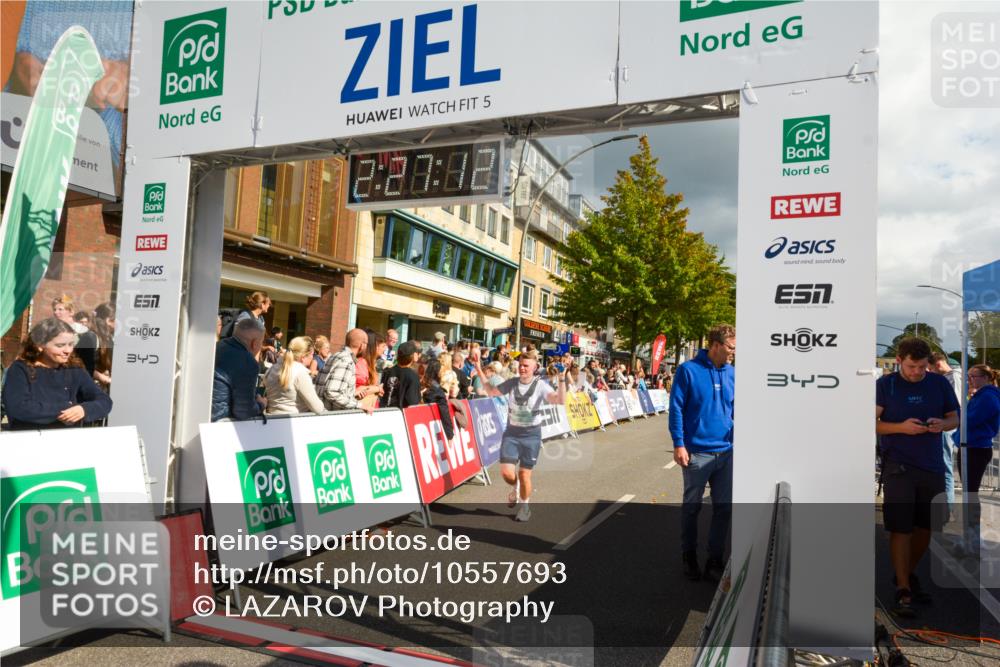 20.09.2026 - PSD Bank Halbmarathon LAZAROV Photography http://msf.ph/oto/10557693 20.09.2026 12:27:12 Ziel 1480, 1667, 2839, 3294 meine-sportfotos.de