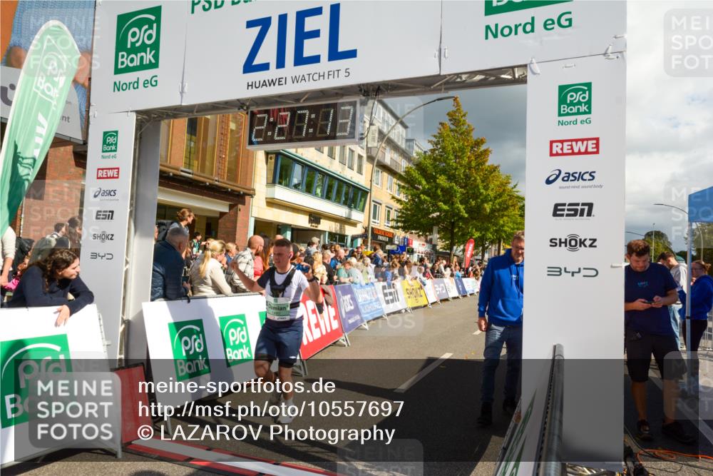 20.09.2026 - PSD Bank Halbmarathon LAZAROV Photography http://msf.ph/oto/10557697 20.09.2026 12:27:12 Ziel 1480, 1667, 2839, 3294 meine-sportfotos.de