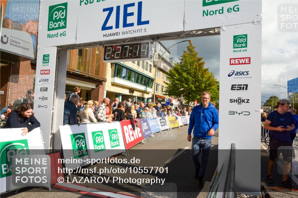 20.09.2026 - PSD Bank Halbmarathon LAZAROV Photography http://msf.ph/oto/10557701 20.09.2026 12:27:13 Ziel 1480, 1667, 2839, 3294 meine-sportfotos.de