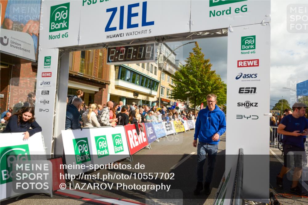 20.09.2026 - PSD Bank Halbmarathon LAZAROV Photography http://msf.ph/oto/10557702 20.09.2026 12:27:14 Ziel 1480, 1667, 2839, 3294 meine-sportfotos.de