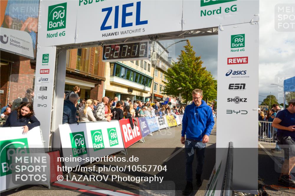 20.09.2026 - PSD Bank Halbmarathon LAZAROV Photography http://msf.ph/oto/10557704 20.09.2026 12:27:14 Ziel 1480, 1667, 2839, 3294 meine-sportfotos.de