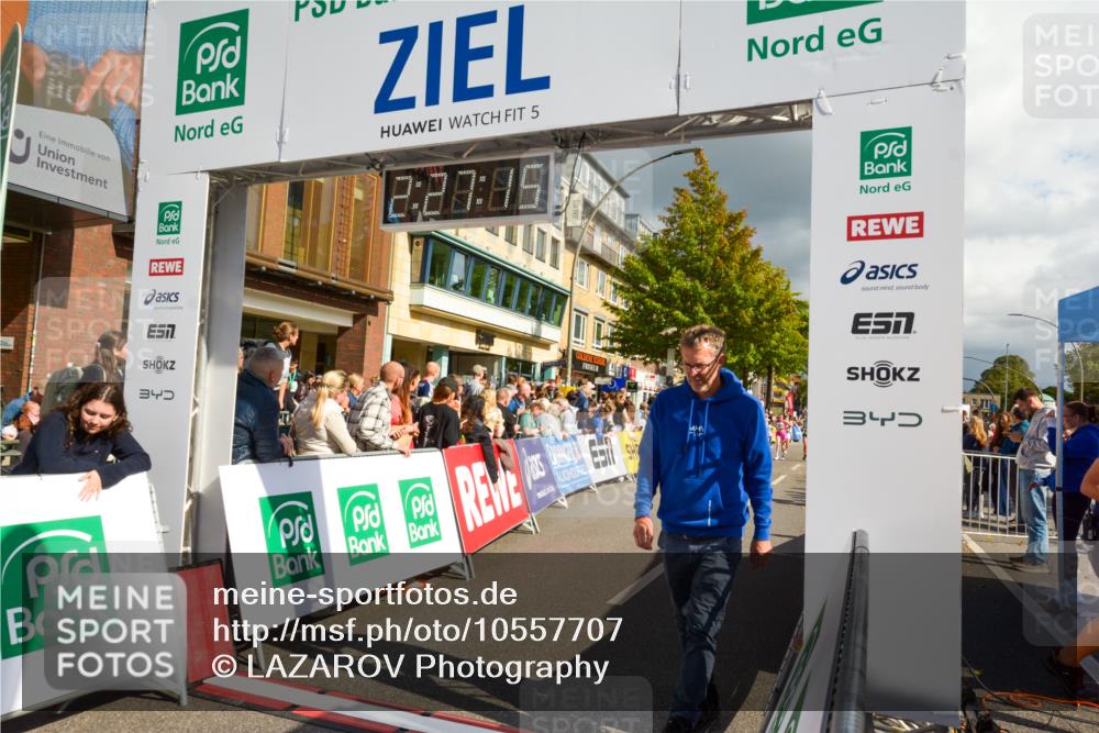 20.09.2026 - PSD Bank Halbmarathon LAZAROV Photography http://msf.ph/oto/10557707 20.09.2026 12:27:15 Ziel 1480, 1667, 2839, 3294 meine-sportfotos.de