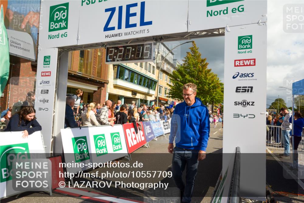 20.09.2026 - PSD Bank Halbmarathon LAZAROV Photography http://msf.ph/oto/10557709 20.09.2026 12:27:15 Ziel 1480, 1667, 2839, 3294 meine-sportfotos.de