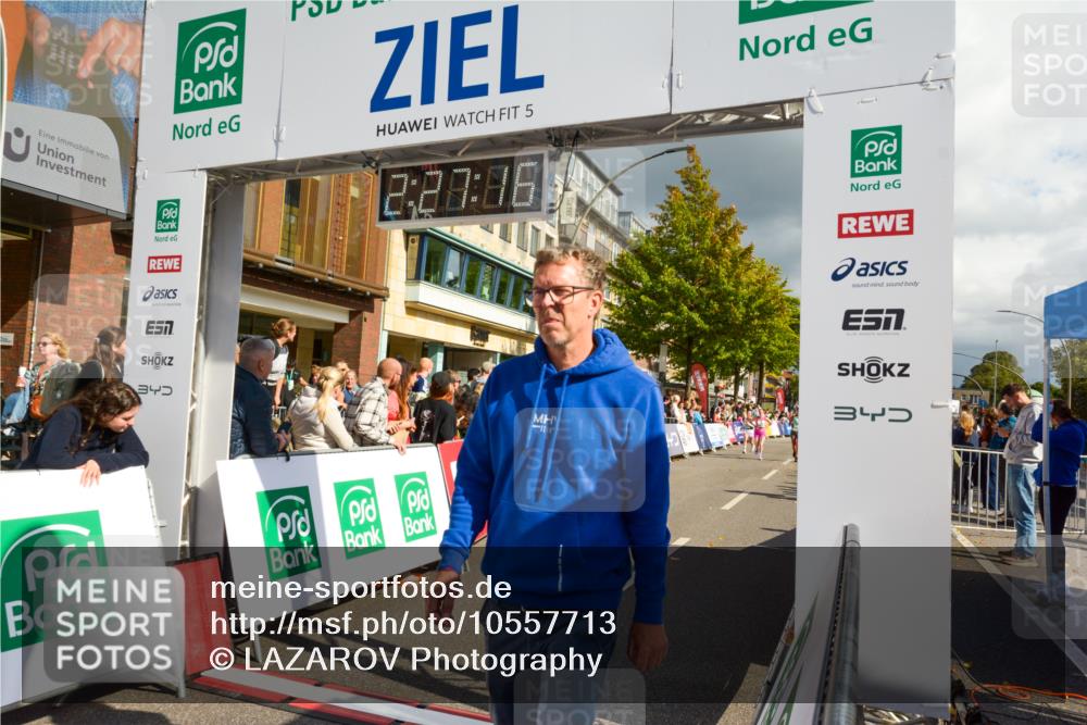 20.09.2026 - PSD Bank Halbmarathon LAZAROV Photography http://msf.ph/oto/10557713 20.09.2026 12:27:16 Ziel 1480, 1667, 2839, 3294 meine-sportfotos.de