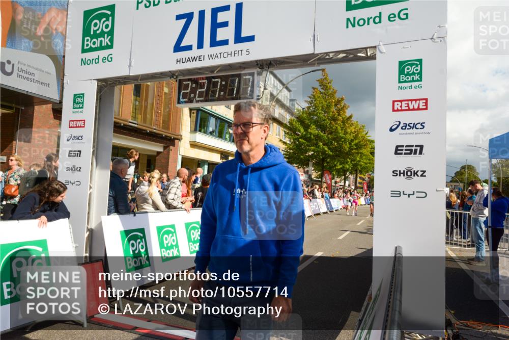 20.09.2026 - PSD Bank Halbmarathon LAZAROV Photography http://msf.ph/oto/10557714 20.09.2026 12:27:16 Ziel 1480, 1667, 2839, 3294 meine-sportfotos.de