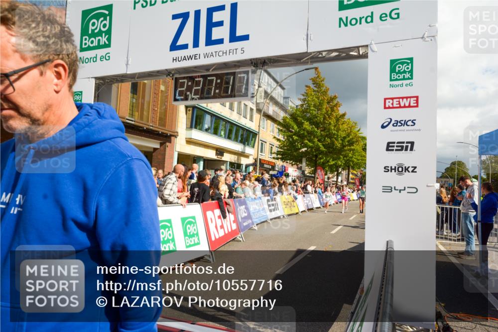 20.09.2026 - PSD Bank Halbmarathon LAZAROV Photography http://msf.ph/oto/10557716 20.09.2026 12:27:17 Ziel 1480, 1667, 2279, 2839, 3294 meine-sportfotos.de