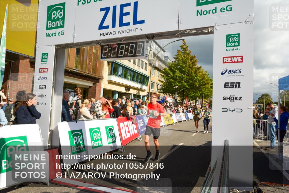 20.09.2026 - PSD Bank Halbmarathon LAZAROV Photography http://msf.ph/oto/10557846 20.09.2026 12:28:02 Ziel 2427, 3594, 3947, 4586, 4587 meine-sportfotos.de