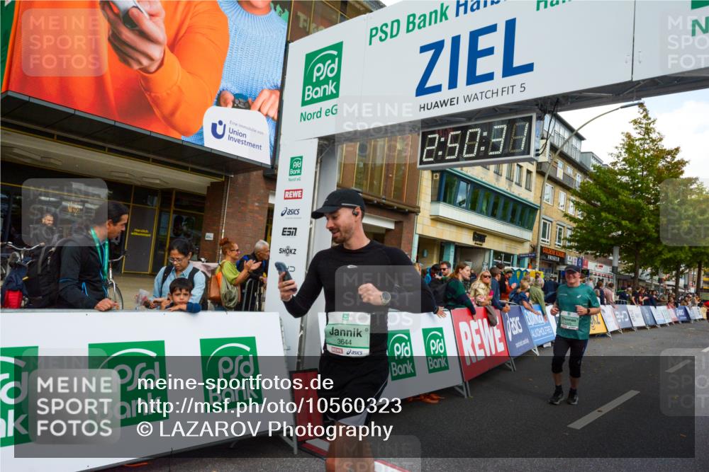 20.09.2026 - PSD Bank Halbmarathon LAZAROV Photography http://msf.ph/oto/10560323 20.09.2026 12:50:30 Ziel 1449, 3211, 3644 meine-sportfotos.de