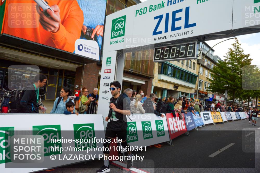 20.09.2026 - PSD Bank Halbmarathon LAZAROV Photography http://msf.ph/oto/10560341 20.09.2026 12:50:56 Ziel 1375, 1796, 3805 meine-sportfotos.de