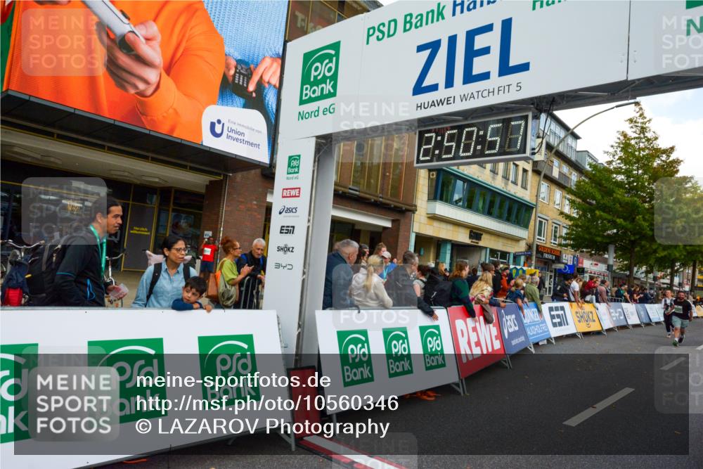 20.09.2026 - PSD Bank Halbmarathon LAZAROV Photography http://msf.ph/oto/10560346 20.09.2026 12:50:56 Ziel 1375, 1796, 3805 meine-sportfotos.de