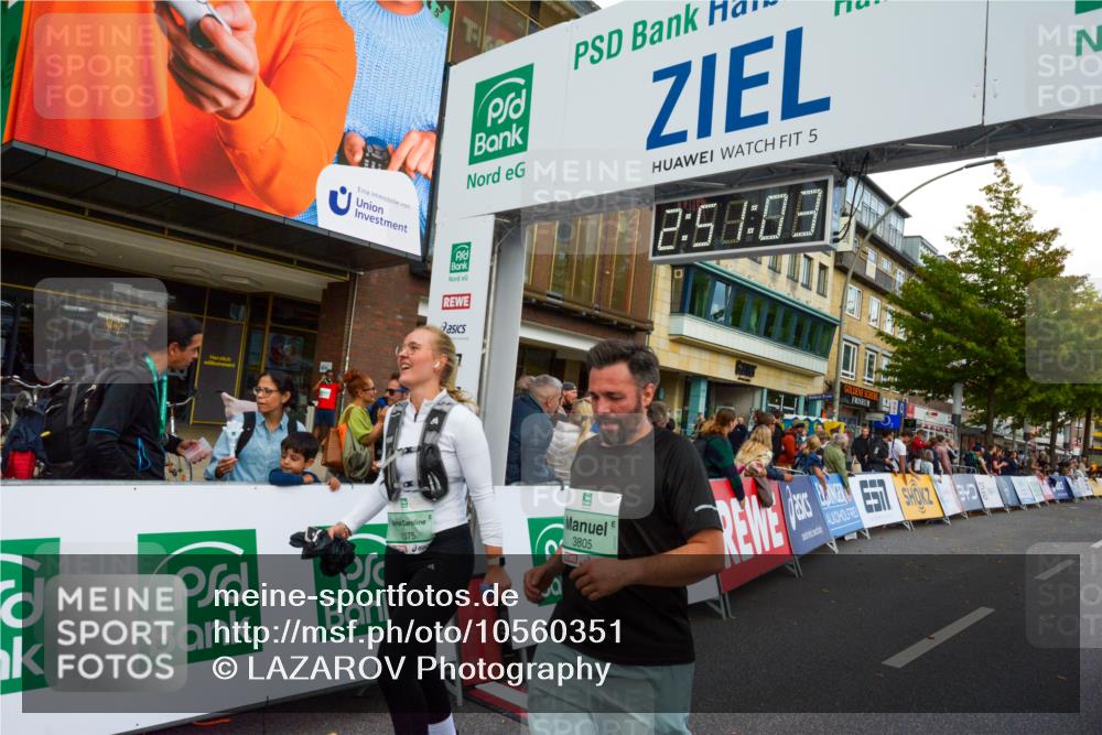20.09.2026 - PSD Bank Halbmarathon LAZAROV Photography http://msf.ph/oto/10560351 20.09.2026 12:51:02 Ziel 1375, 1796, 3805 meine-sportfotos.de