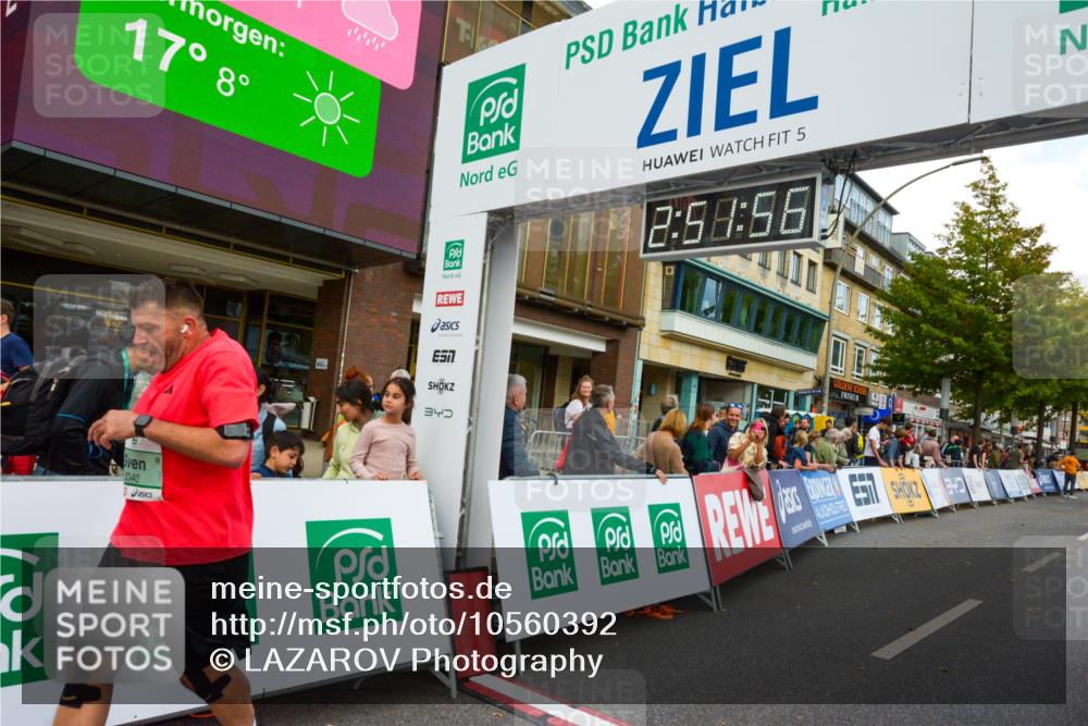 20.09.2026 - PSD Bank Halbmarathon LAZAROV Photography http://msf.ph/oto/10560392 20.09.2026 12:51:56 Ziel 2454, 3040 meine-sportfotos.de