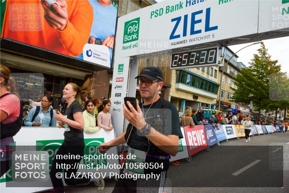 20.09.2026 - PSD Bank Halbmarathon LAZAROV Photography http://msf.ph/oto/10560504 20.09.2026 12:53:37 Ziel 1245, 2793, 2794, 4047 meine-sportfotos.de