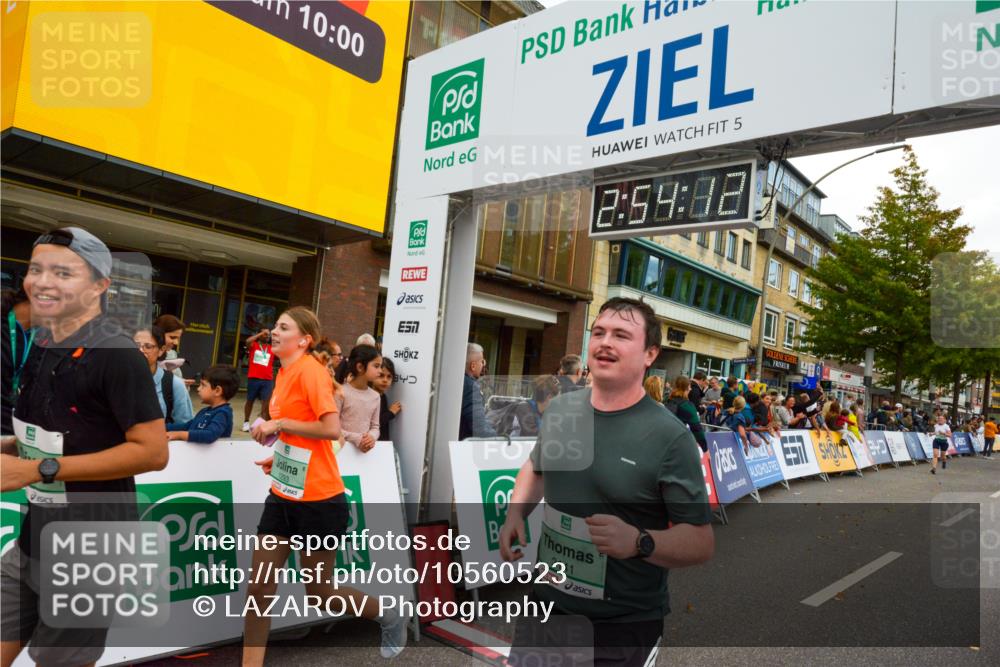 20.09.2026 - PSD Bank Halbmarathon LAZAROV Photography http://msf.ph/oto/10560523 20.09.2026 12:54:11 Ziel 1131, 1293, 1432, 1890, 3141, 3964 meine-sportfotos.de