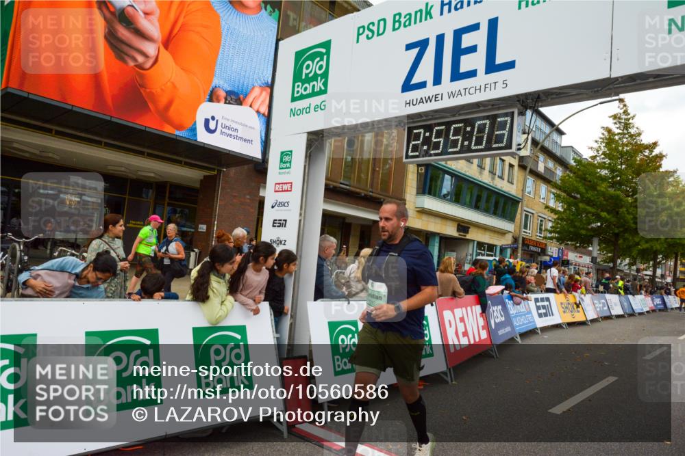 20.09.2026 - PSD Bank Halbmarathon LAZAROV Photography http://msf.ph/oto/10560586 20.09.2026 12:55:02 Ziel 1674, 2918, 3212 meine-sportfotos.de