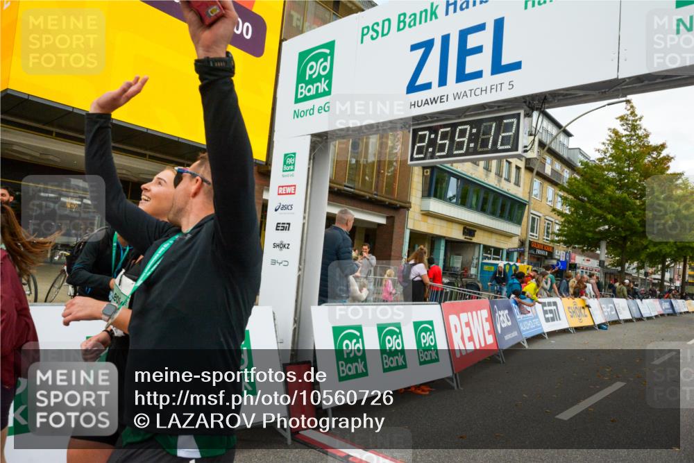 20.09.2026 - PSD Bank Halbmarathon LAZAROV Photography http://msf.ph/oto/10560726 20.09.2026 12:59:11 Ziel 2885 meine-sportfotos.de