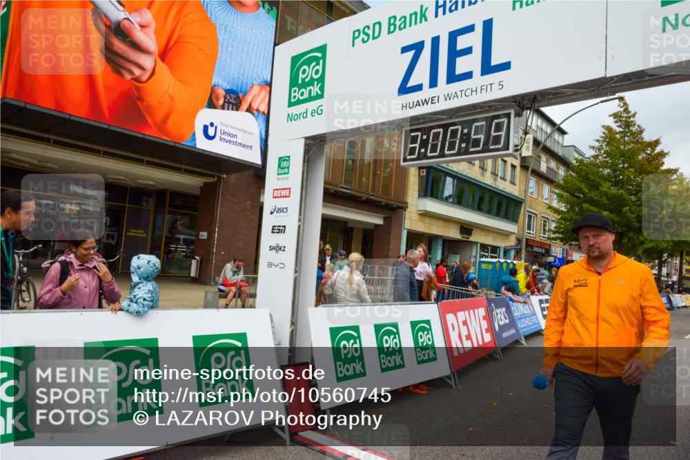 20.09.2026 - PSD Bank Halbmarathon LAZAROV Photography http://msf.ph/oto/10560745 20.09.2026 13:00:58 Ziel  meine-sportfotos.de