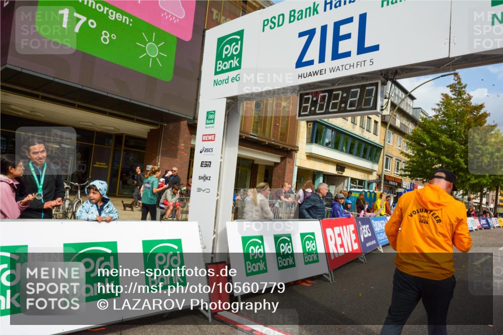 20.09.2026 - PSD Bank Halbmarathon LAZAROV Photography http://msf.ph/oto/10560779 20.09.2026 13:02:26 Ziel  meine-sportfotos.de