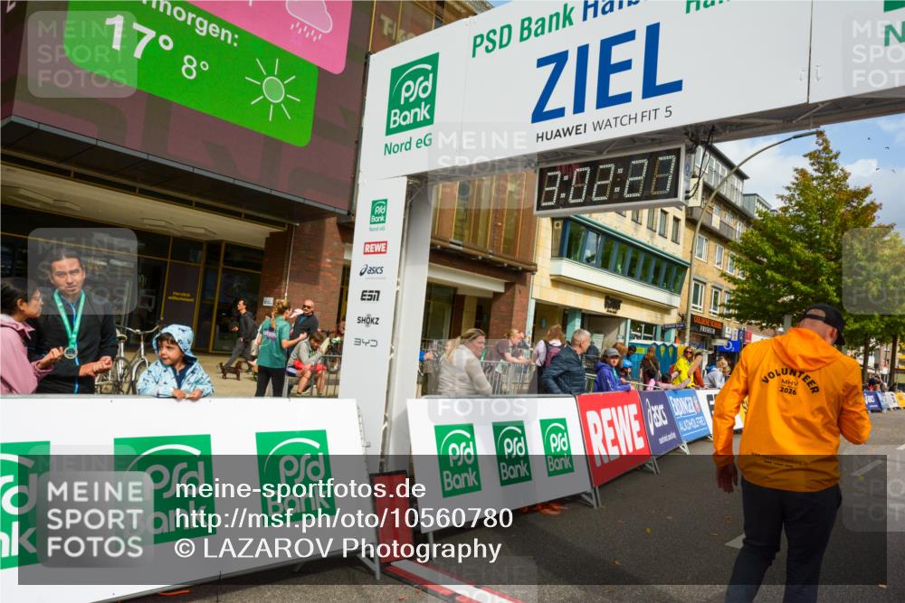 20.09.2026 - PSD Bank Halbmarathon LAZAROV Photography http://msf.ph/oto/10560780 20.09.2026 13:02:27 Ziel  meine-sportfotos.de